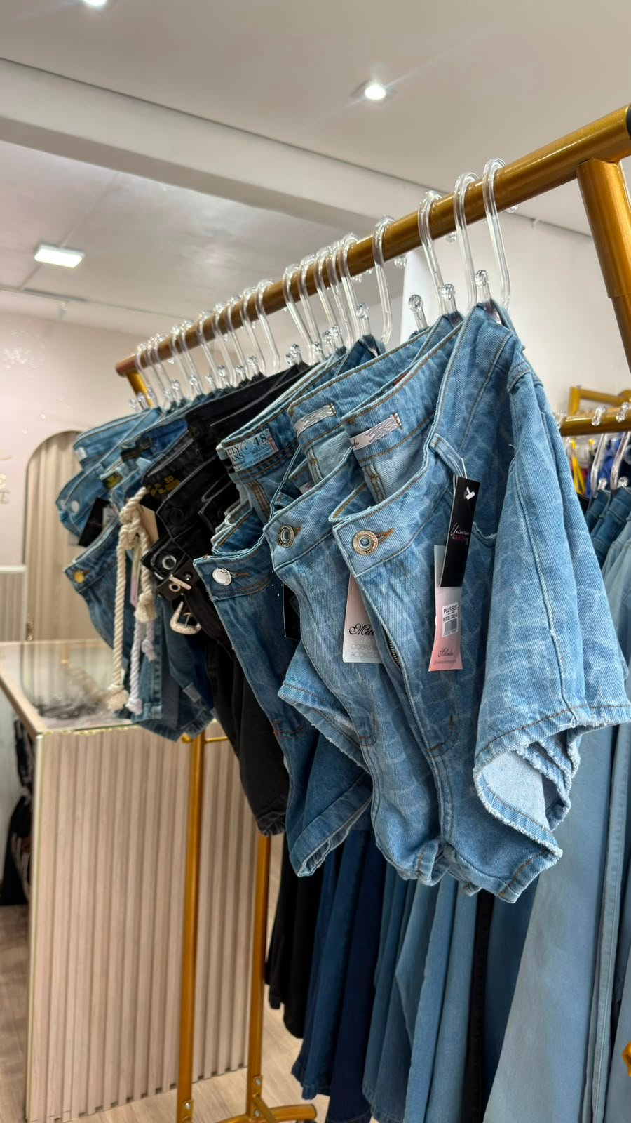 Jaqueta jeans cropped plus size Universo da Moda Várzea Paulista